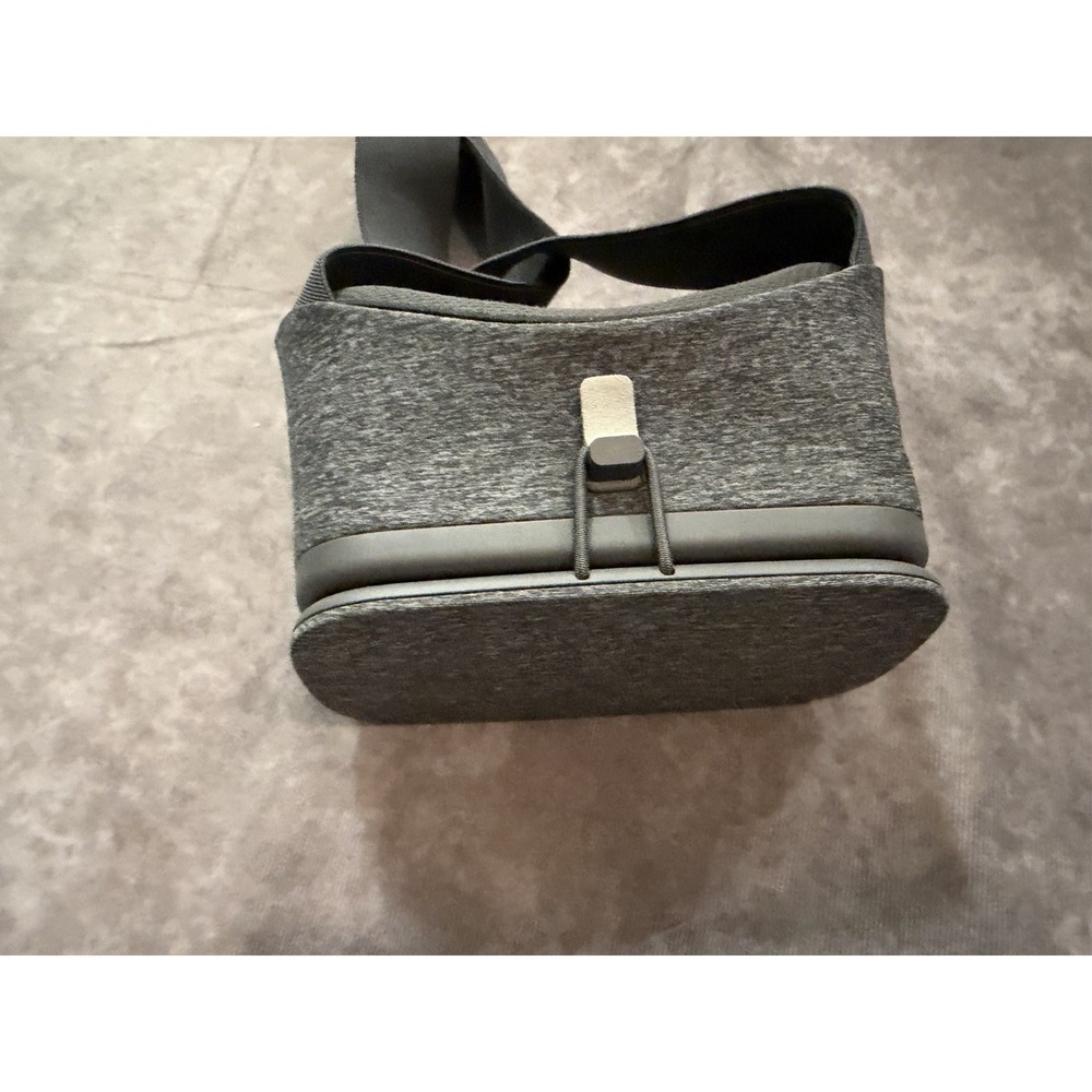 Google Daydream View Smartphone VR Headset Gray/Black Fabric & Plastic
